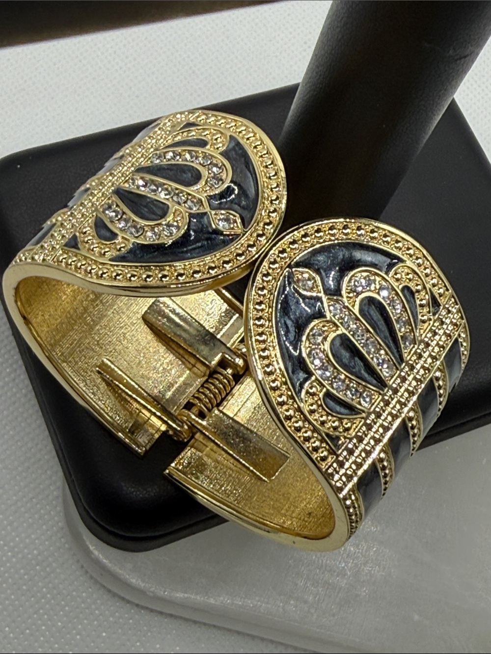 Beautiful Gold-Tone Hinged Cuff Bracelet with Black Enamel & rhinestone art deco